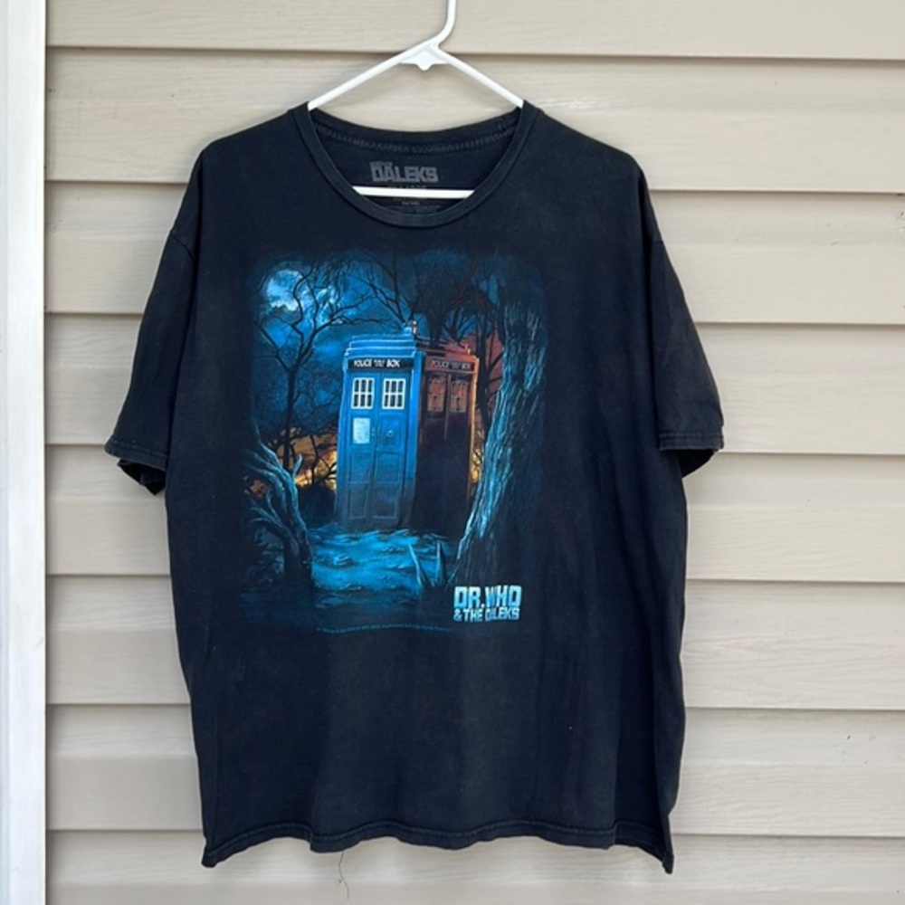 Dr.Who & lThe Daleks mens black shortsleeve tee shirt